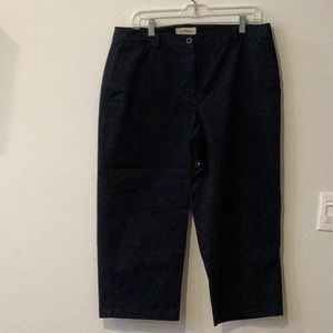 Black cotton LLBean Straight Knee Length Capris